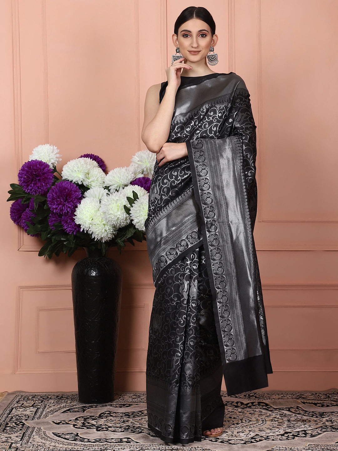 

Glemora Black & Silver-Toned Woven Design Zari Silk Blend Banarasi Saree