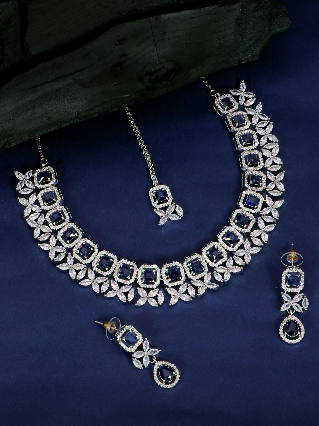 

SwaDev Silver-Plated Blue AD Stone-Studded Choker Necklace Set