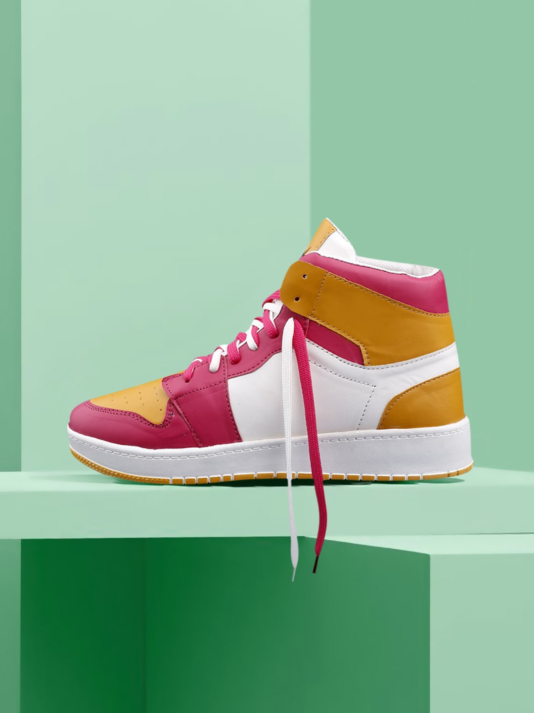 

Woakers Men Pink Superminis Colourblocked Sneakers