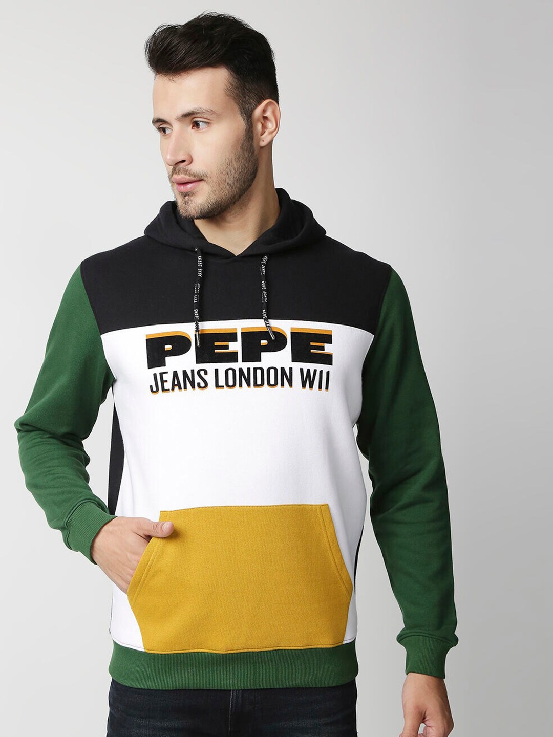 

Pepe Jeans Men White Colourblocked Cotton Sweatshirt
