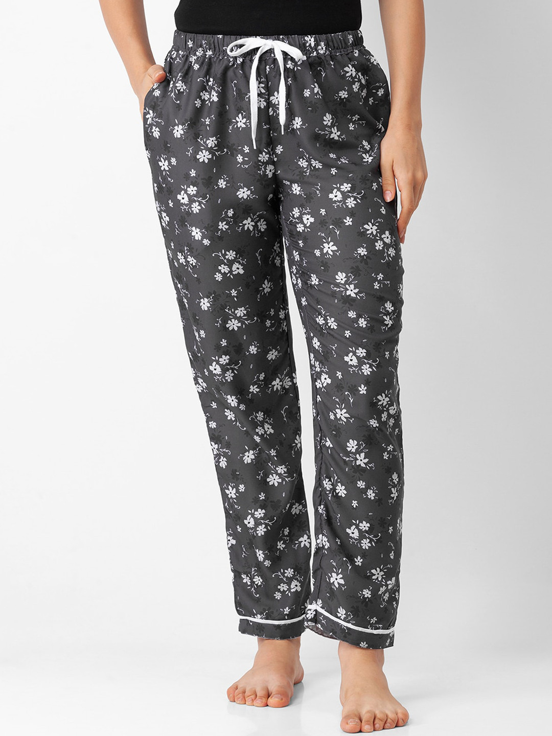 

FashionRack Women Grey & Black Printed Cotton Lounge Pants