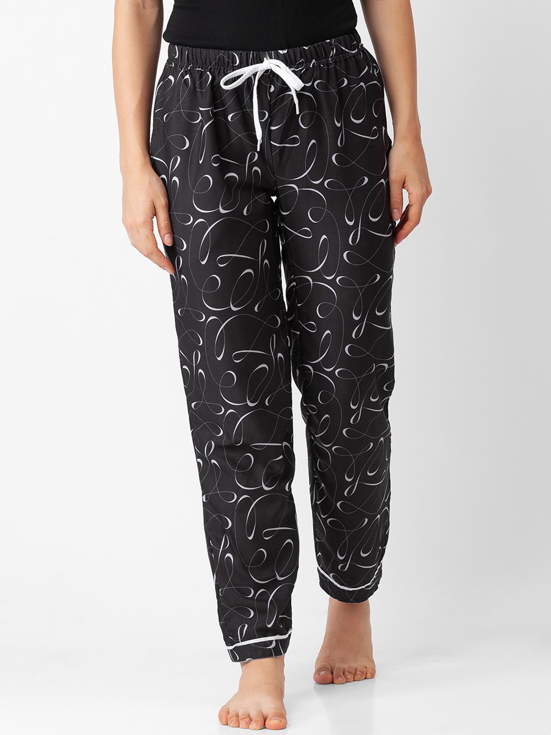 

FashionRack Women Black Printed Cotton Lounge Pants