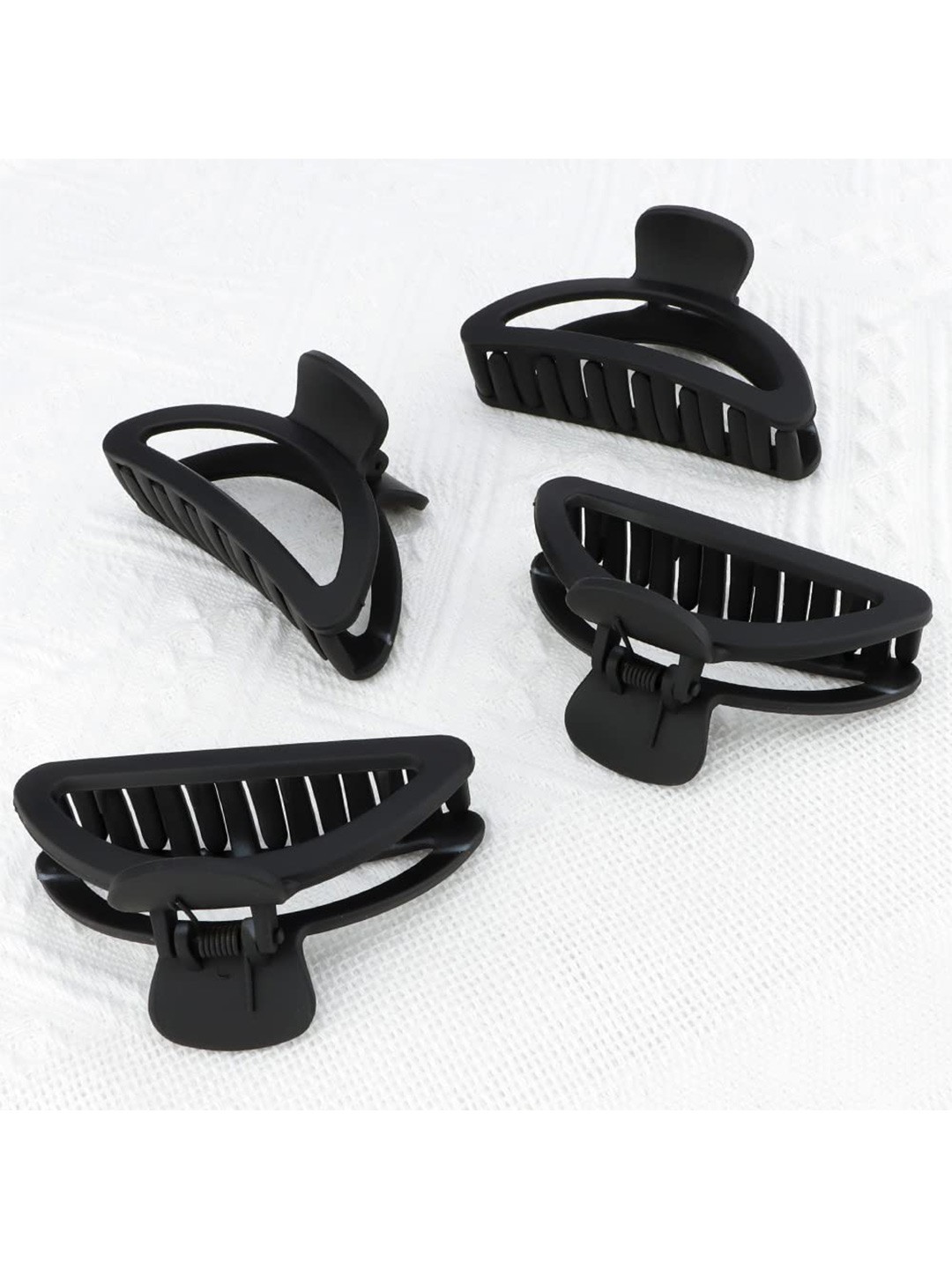 

VAGHBHATT Women Black Set of 4 Claw Clip