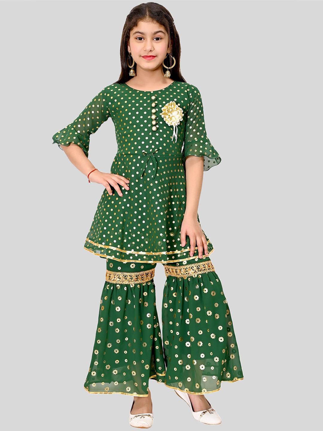 

FNOCKS Girls Green & Gold-Toned Polka Dots Printed Kurta with Trousers JKGOLSRAGR