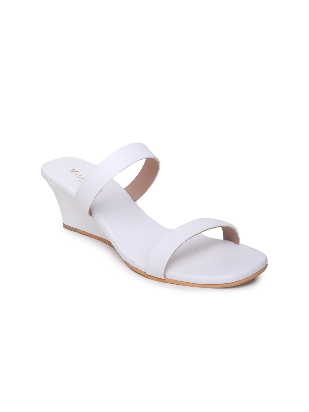 

VALIOSAA White Wedge Sandals