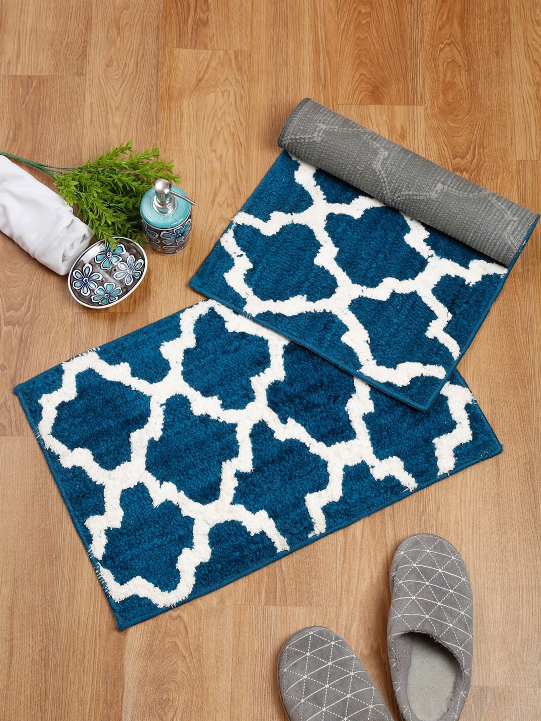 

SOKNACK Set Of 2 Blue & White Zig Zag Pattern Anti-Skid Doormats