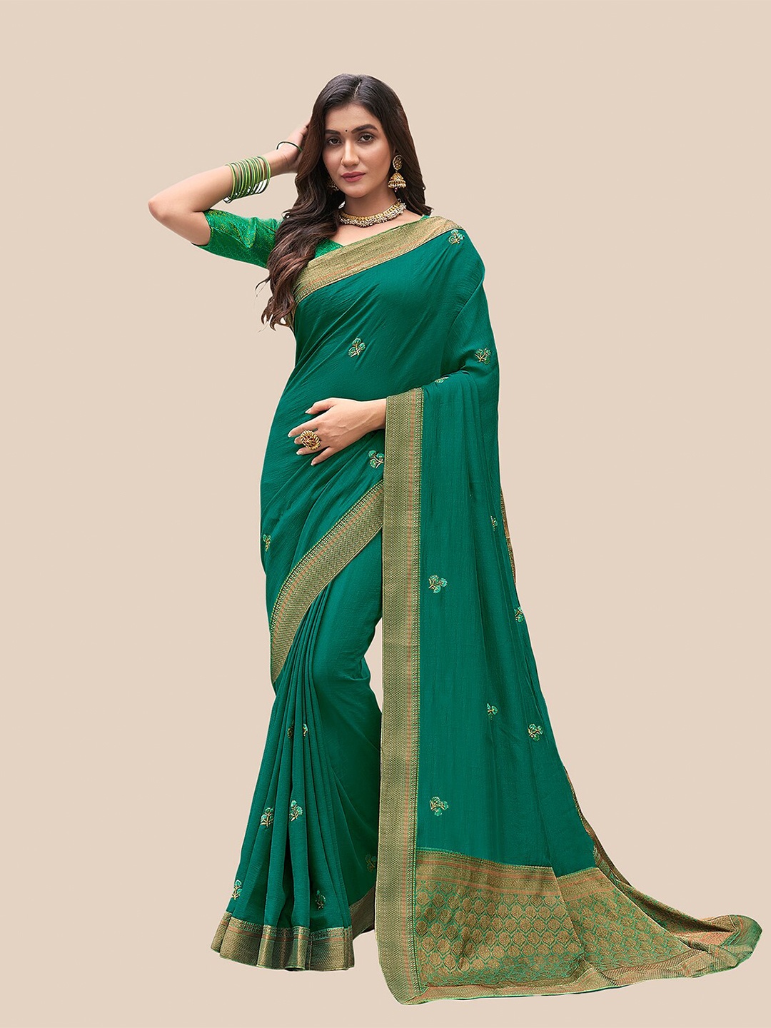 

UNITED LIBERTY Green & Gold-Toned Floral Embroidered Art Silk Block Print Saree