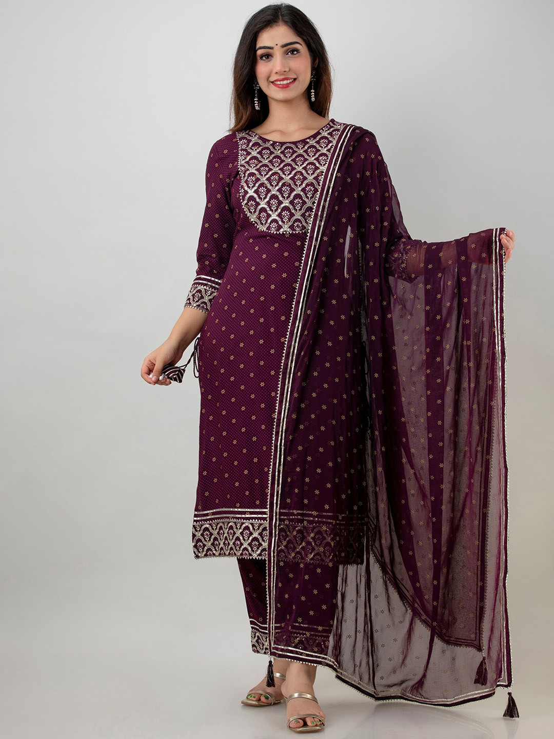 

Charu Women Maroon Printed Kurta with Trousers