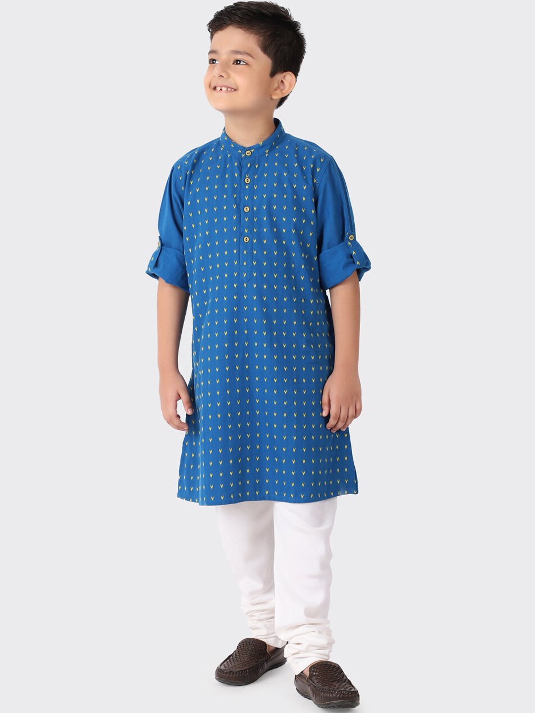 

Fabindia Boys Blue Chevron Printed Cotton Kurta