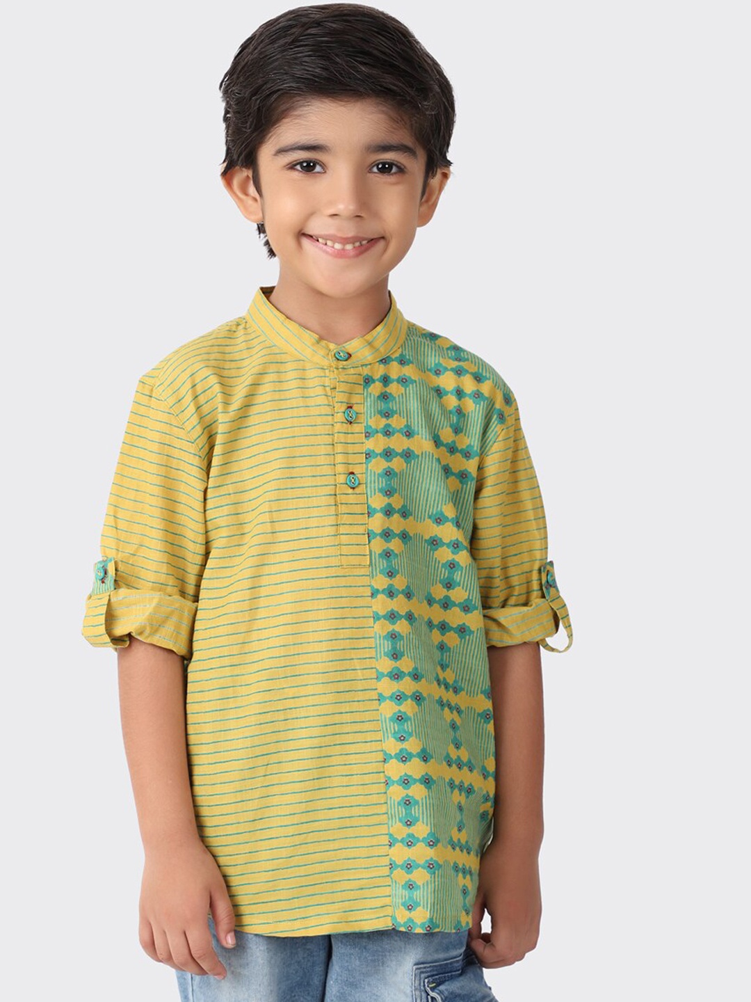 

Fabindia Boys Yellow & Green Ethnic Motifs Printed Kurta