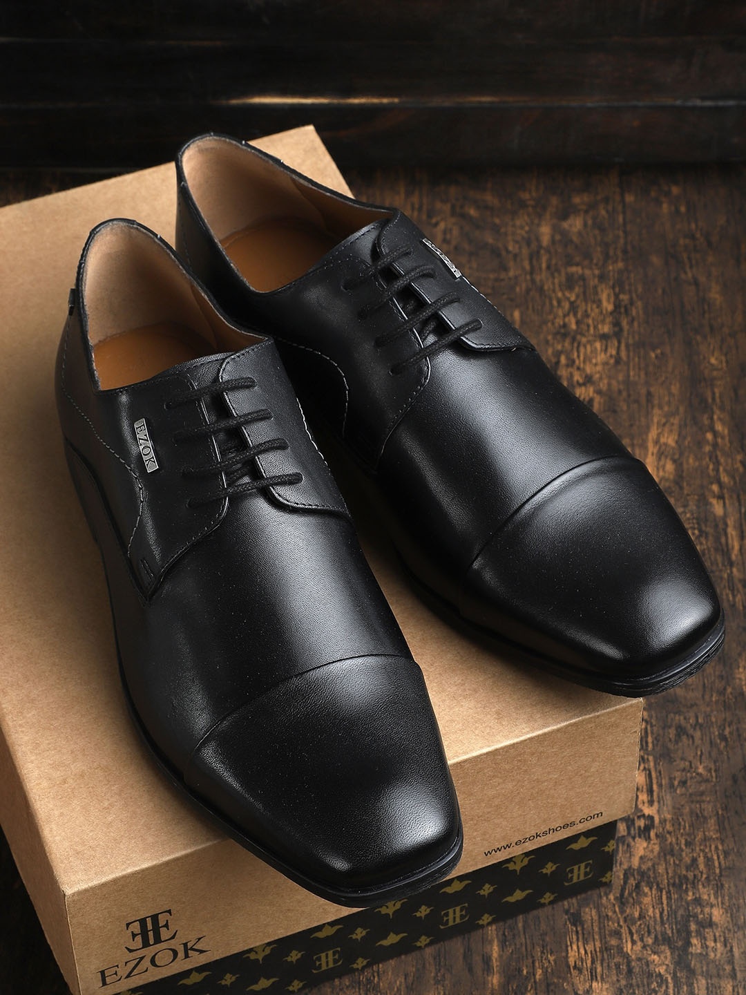 

EZOK Men Black Solid Derby