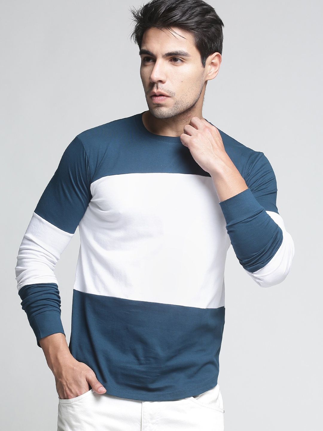 

Trends Tower Men Green Colourblocked T-shirt