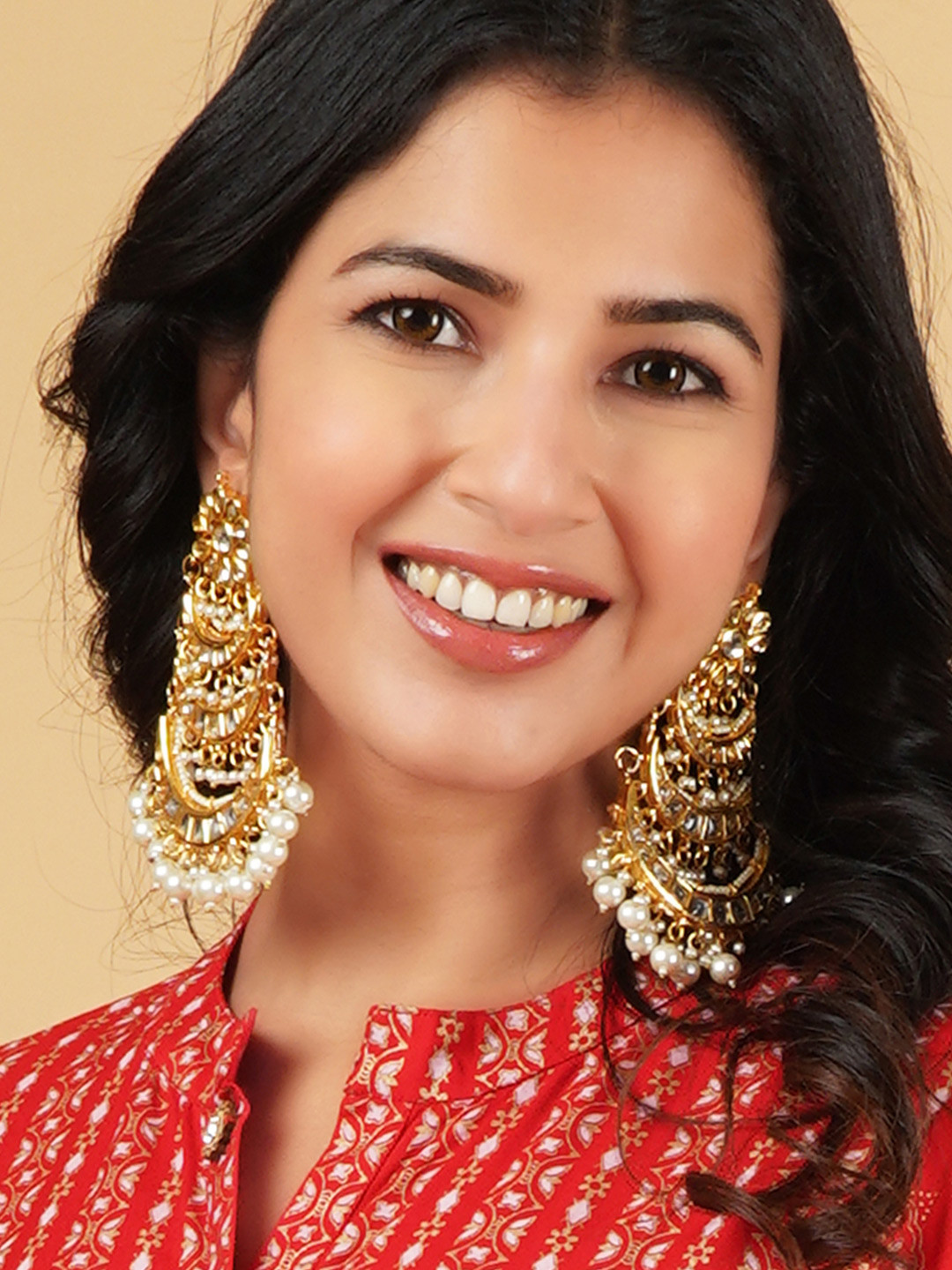 

Sanjog Gold-Plated & White Crescent Shaped Chandbalis Earrings
