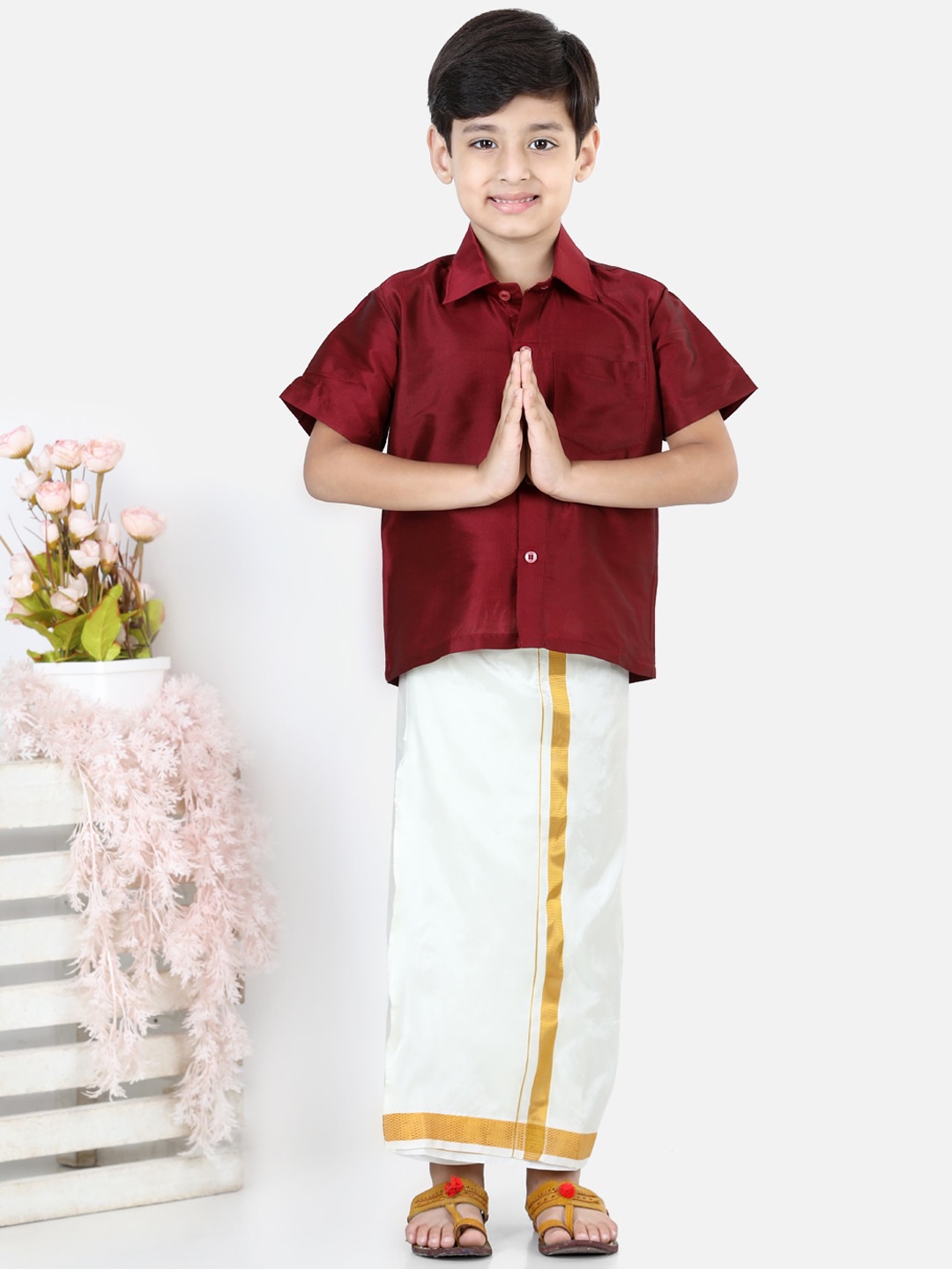 

BownBee Boys Maroon Clothing Set Of Mundu Lungi Dhoti with Half Sleeve Shirt