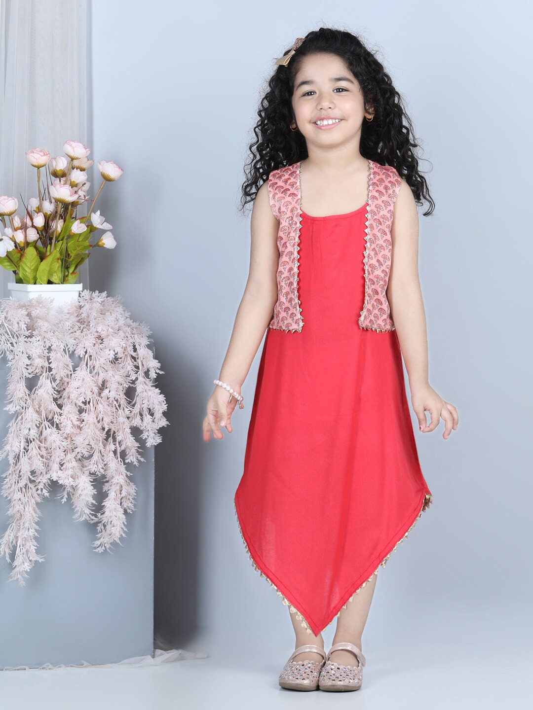 

Kinder Kids Girls Pink Solid Cotton A-Line Dress with Printed Jacket