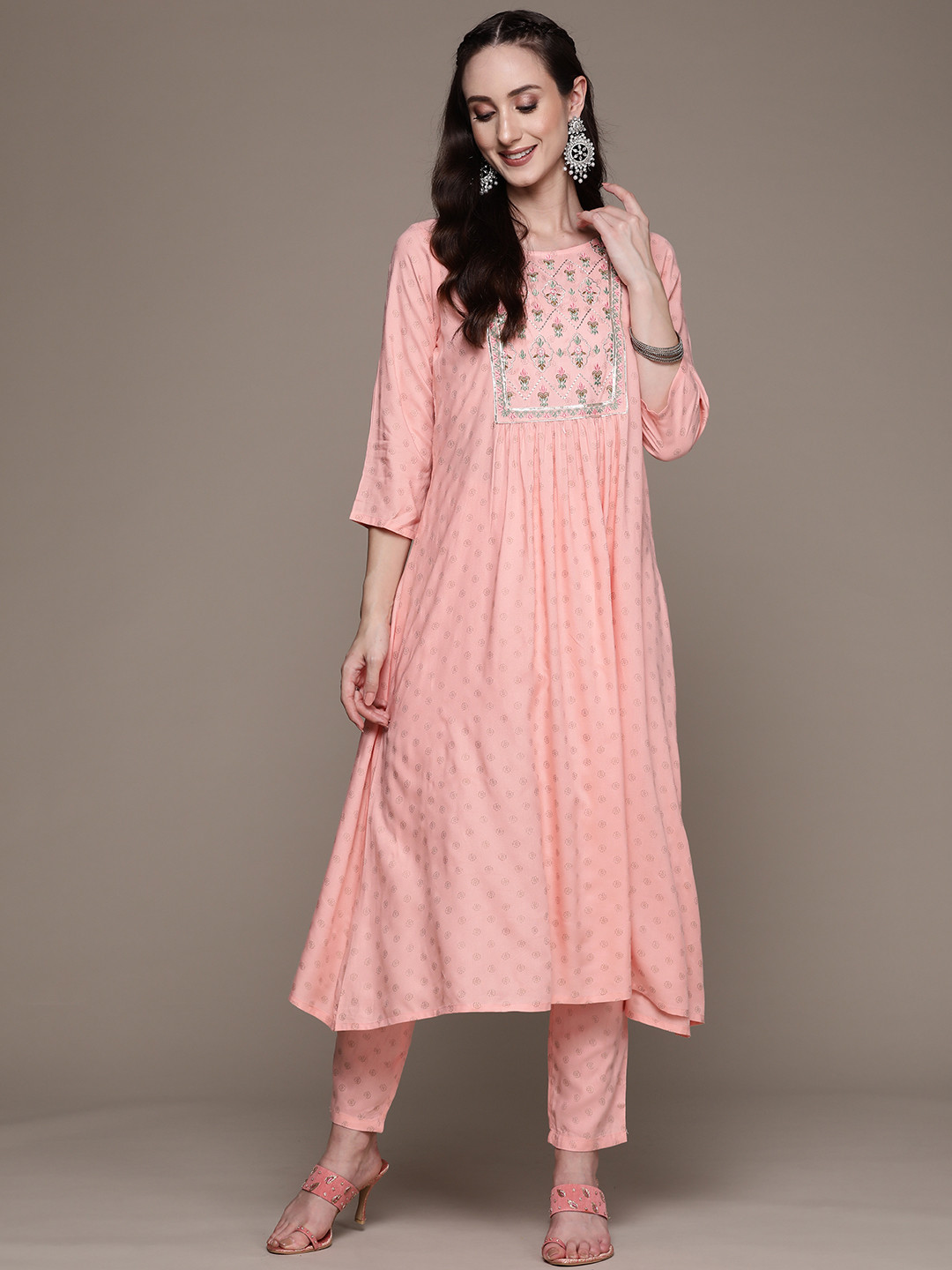 

Anubhutee Women Peach-Coloured Gotta Patti Kurta with Trousers