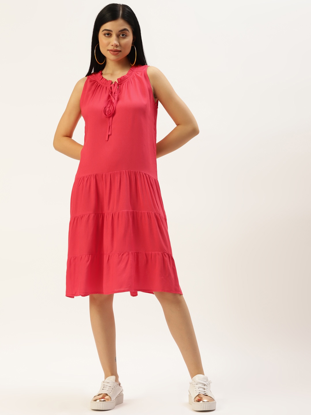 

BRINNS Red Tie-Up Neck Dress
