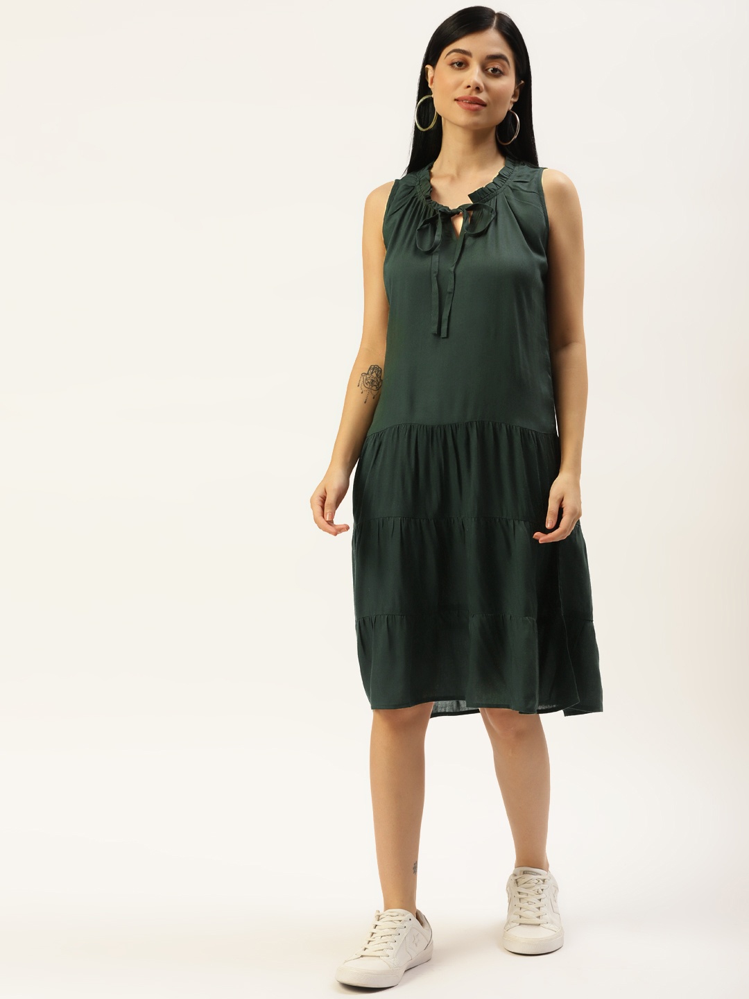 

BRINNS Olive Green Tie-Up Neck Dress