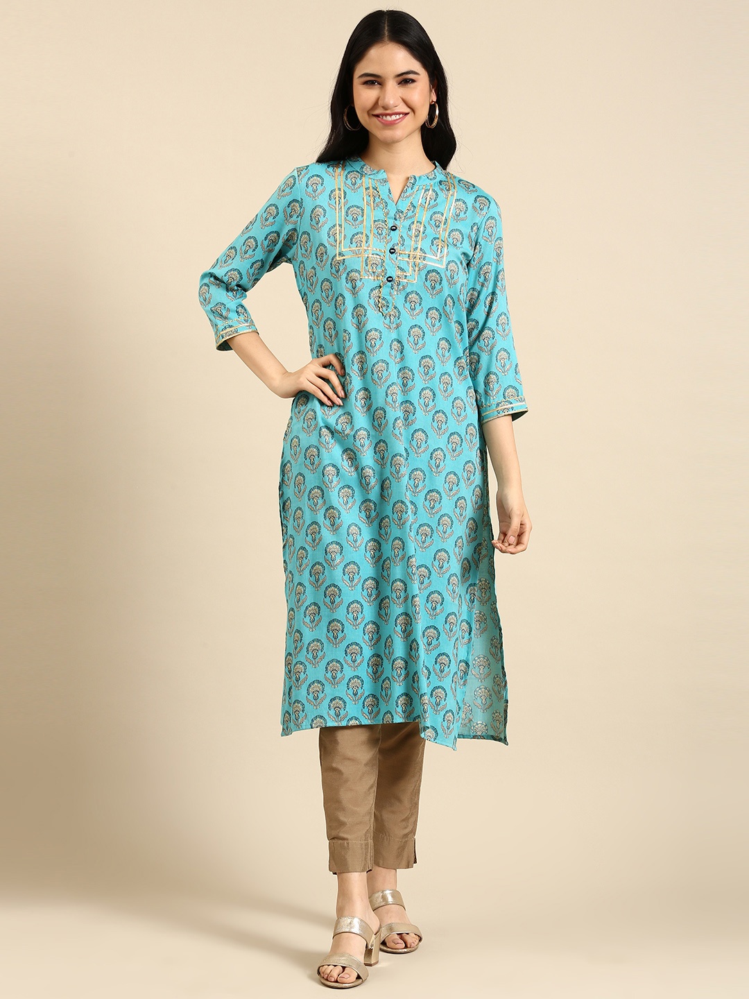 

RANGMAYEE Women Blue & White Floral Printed Gotta Patti Straight Kurta