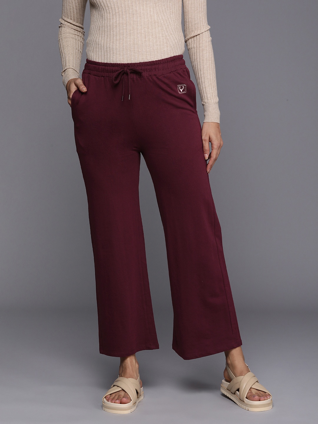 

Allen Solly Woman Women Solid Relaxed Fit Pure Cotton Cropped Regular Trousers, Maroon