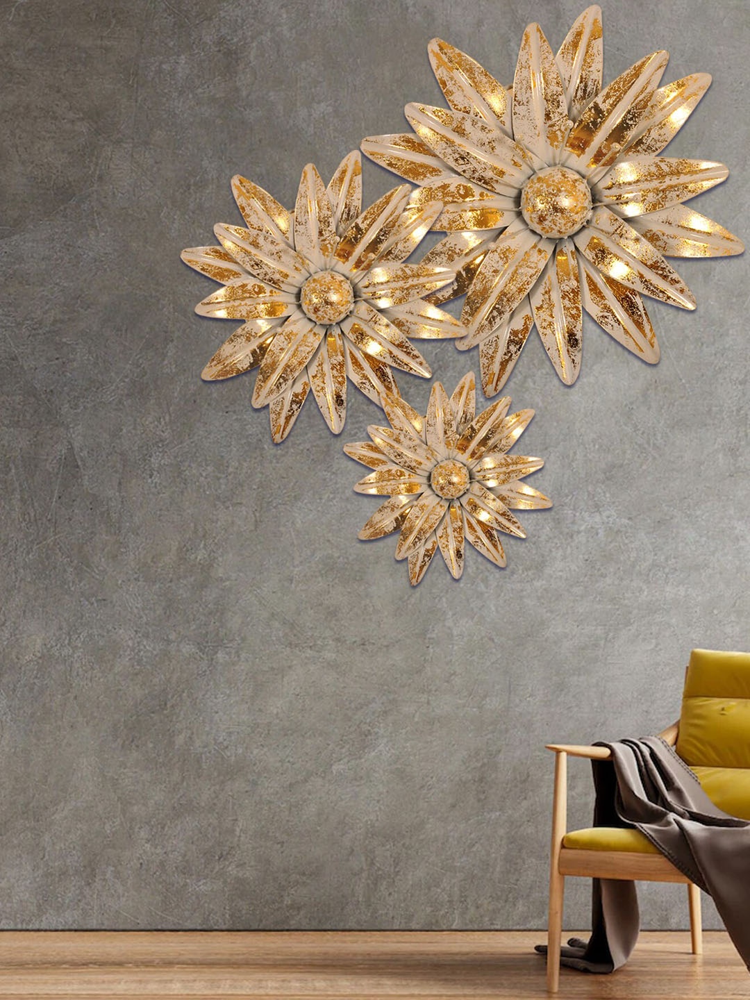 

SHREE KALA HOME DECOR Set Of 3 Gold-Toned Flower Wall Decor