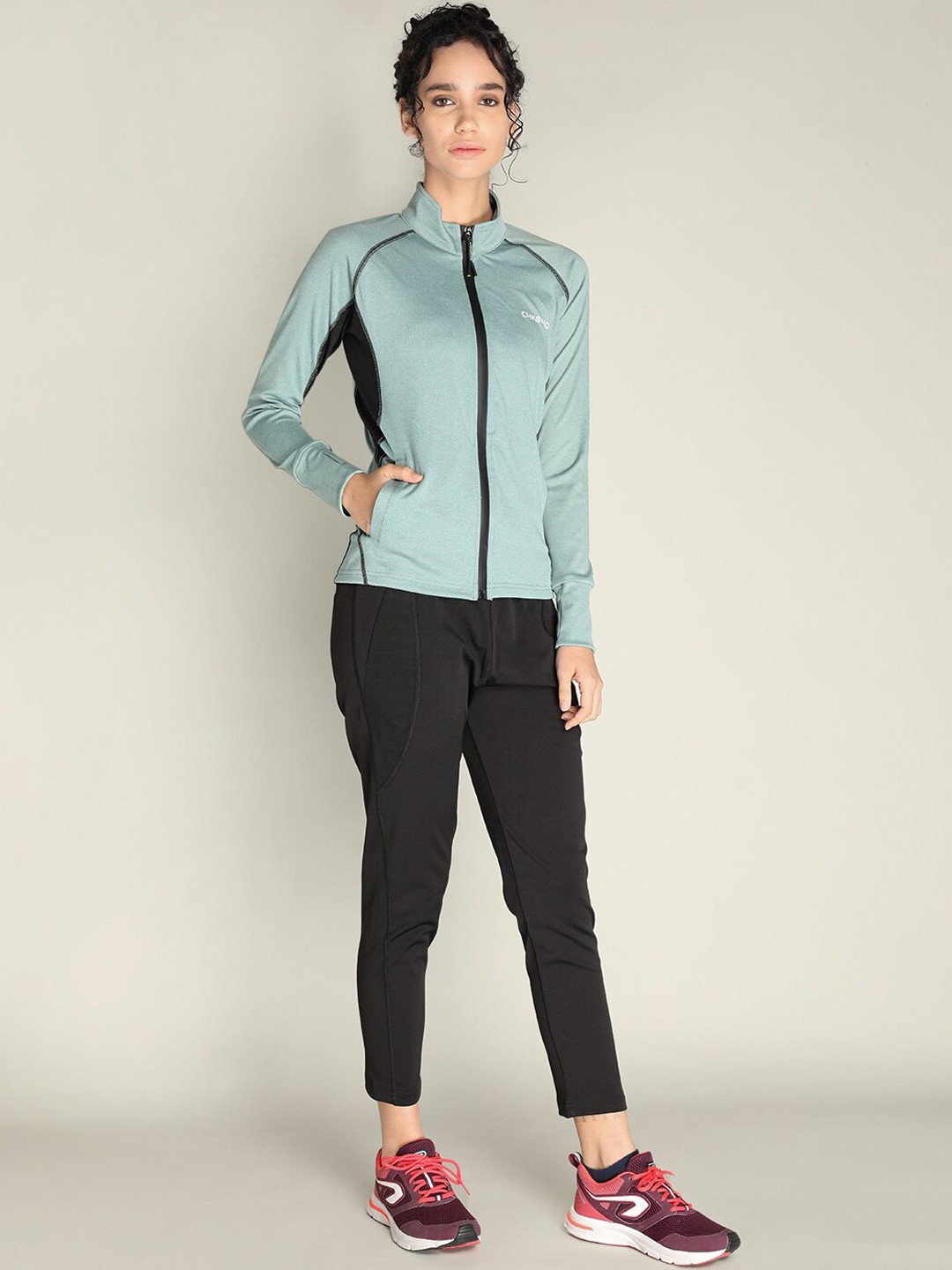 

CHKOKKO Women Sea Green & Black Sports Tracksuit