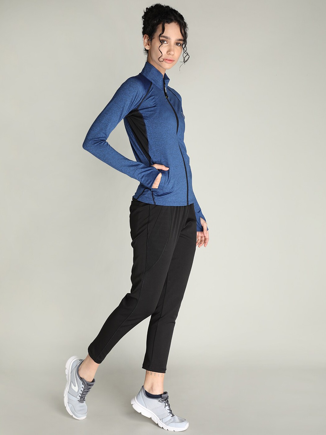 

CHKOKKO Women Blue Solid Gym Tracksuits