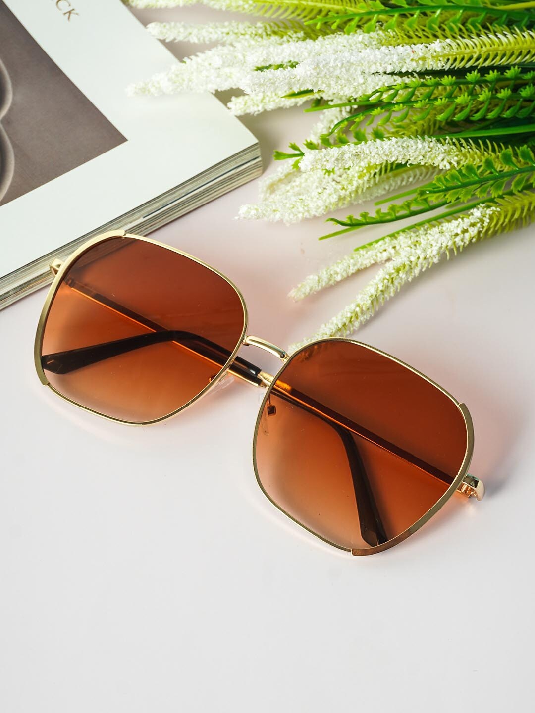 

Ferosh Unisex Brown Lens & Gold-Toned Square Sunglasses FASG22-8008