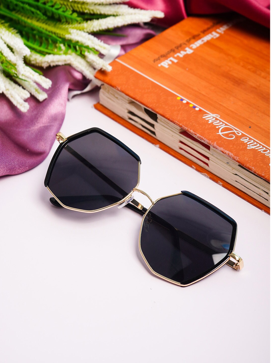 

Ferosh Unisex Grey Lens & Gold-Toned Oversized Sunglasses FASG22-8031-Grey