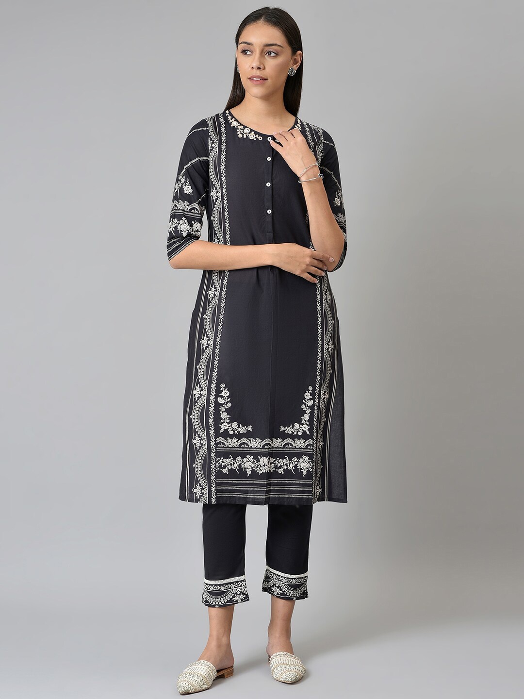 

W Women Black Ethnic Motifs Kurta with Trousers