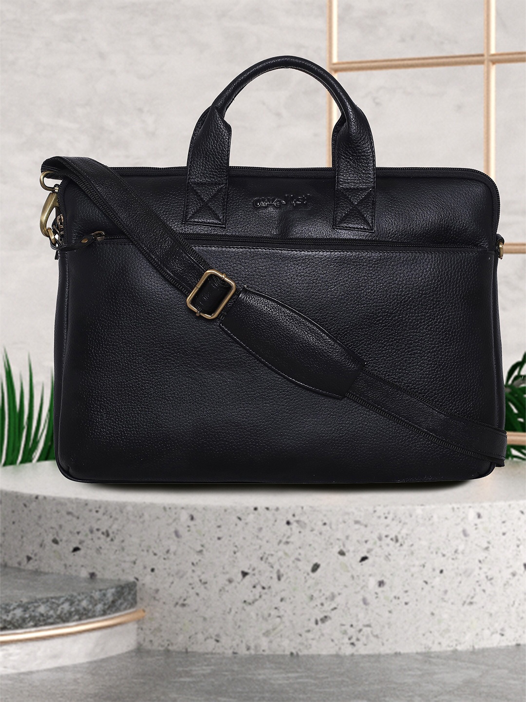 

OLIVE MIST Unisex Black & Gold-Toned Leather Laptop Bag