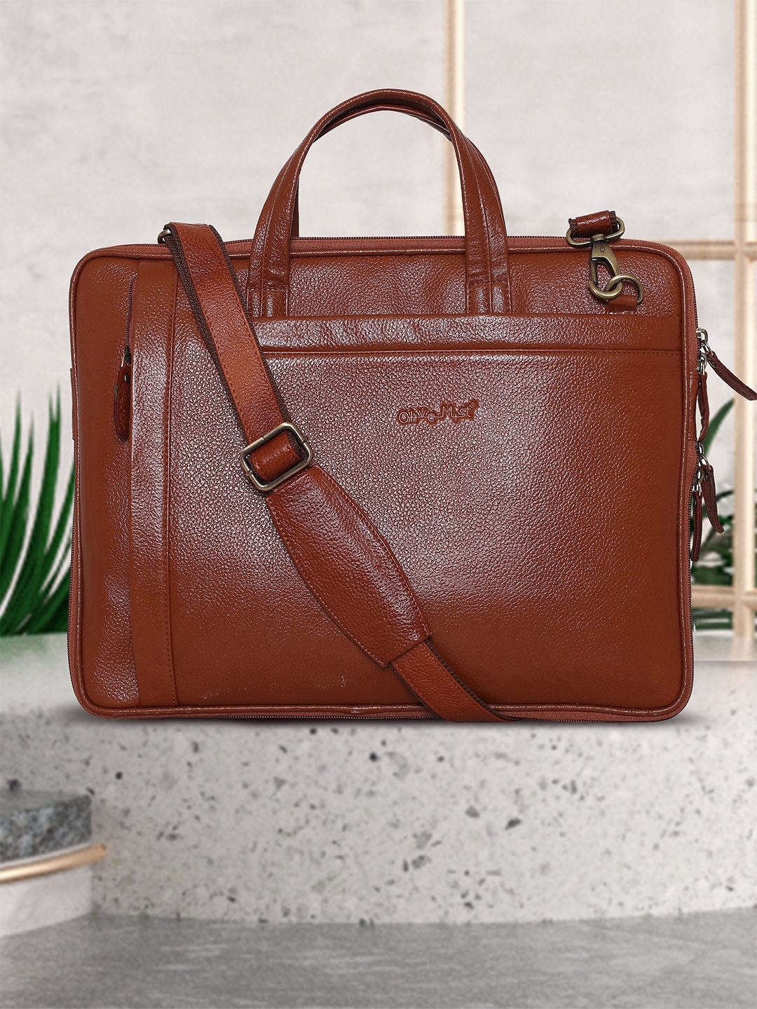 

OLIVE MIST Unisex Tan Leather Laptop Bag