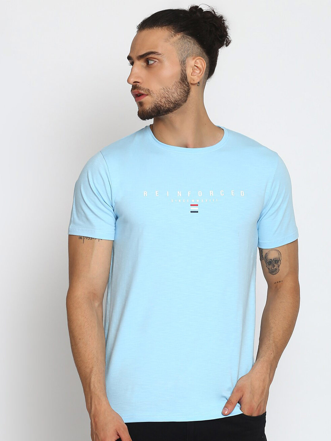 

MKH Men Blue Solid Sporty T-shirt