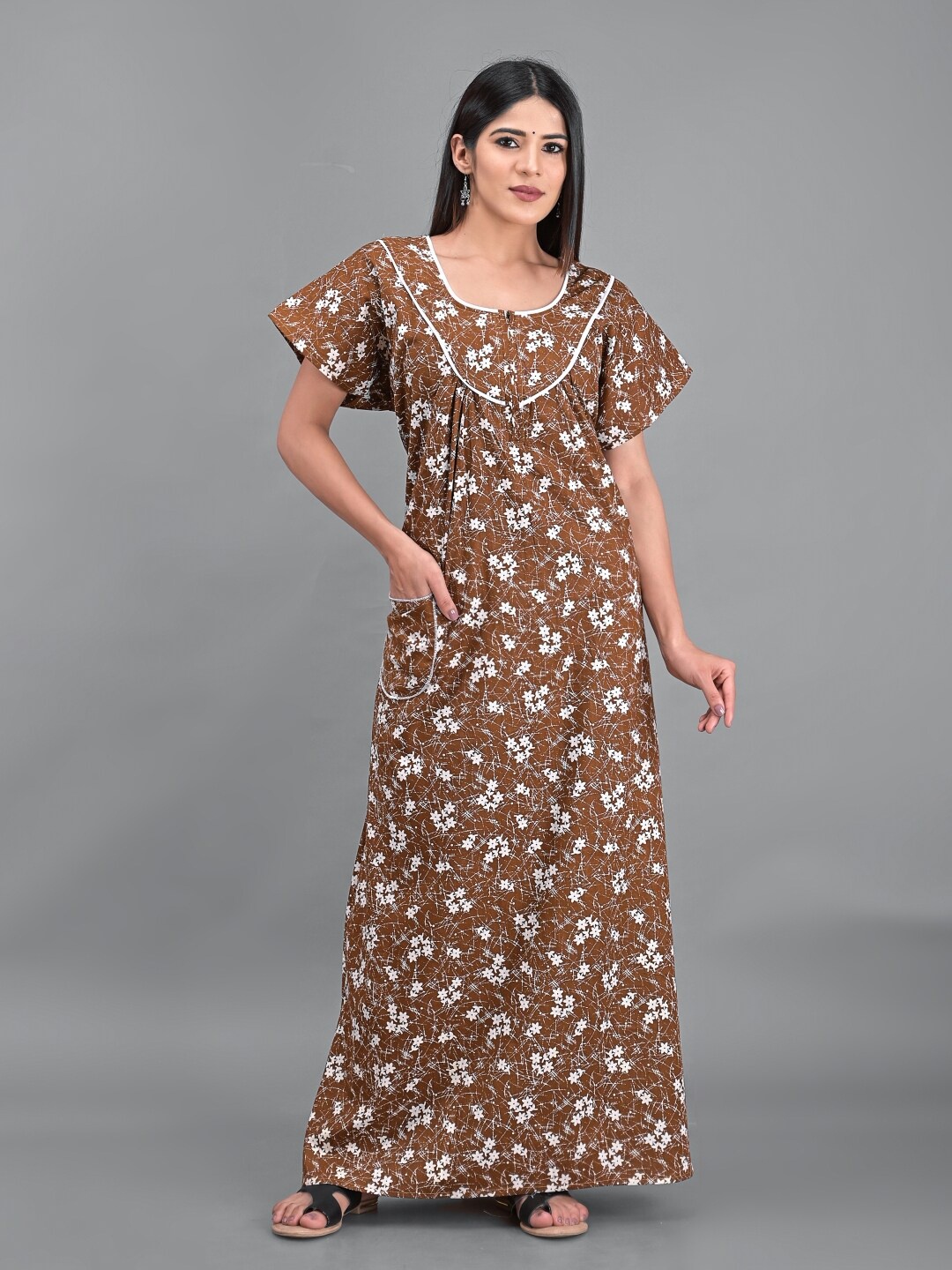 

Apratim Brown Floral Printed Pure Cotton Maxi Nightdress