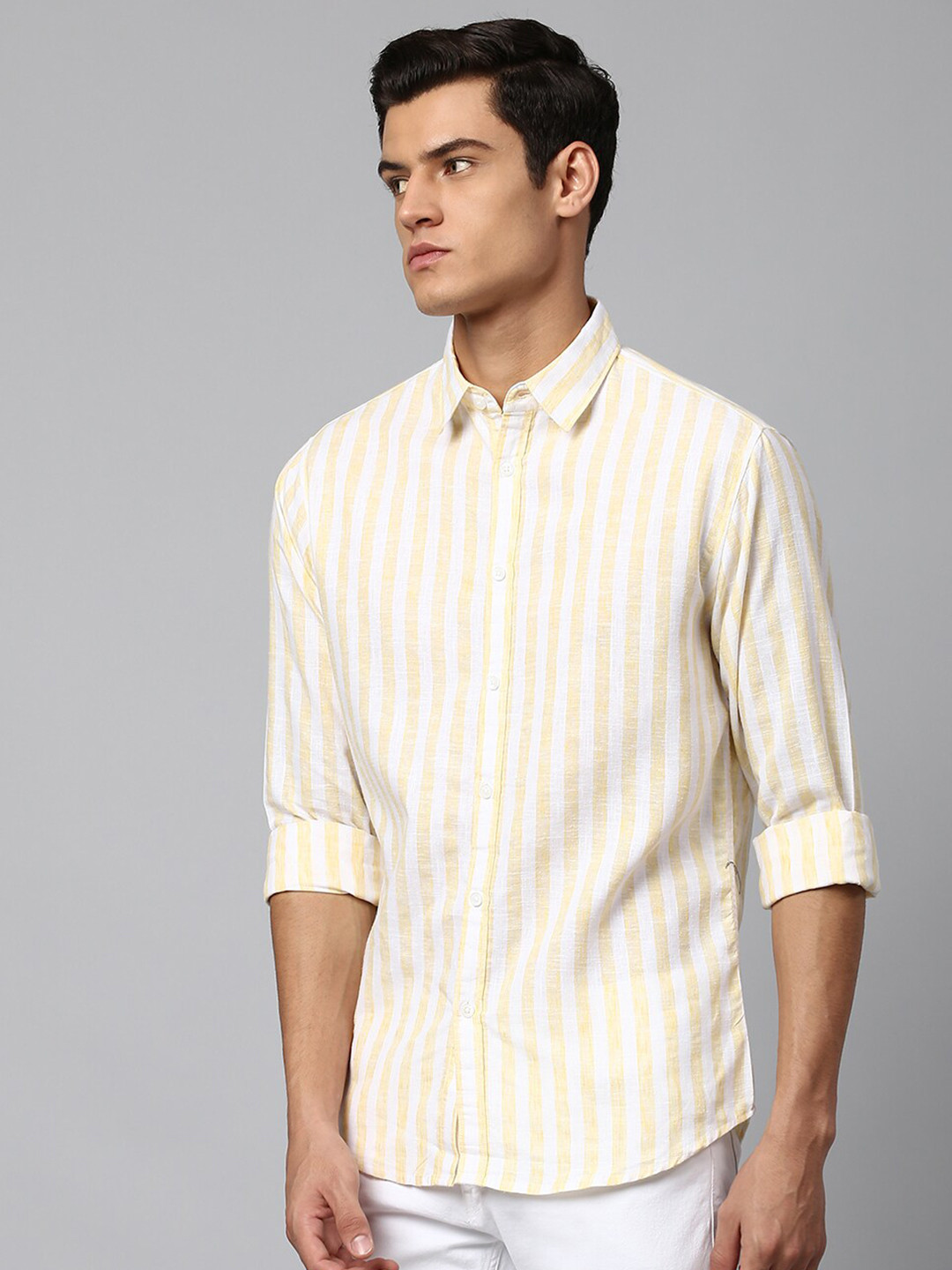 

Dennis Lingo Men Cream-Coloured Slim Fit Striped Cotton Casual Shirt