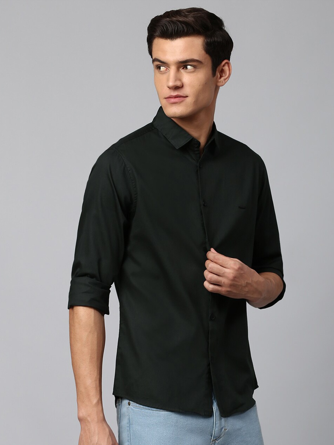 

Dennis Lingo Men Green Solid Cotton Slim Fit Casual Shirt