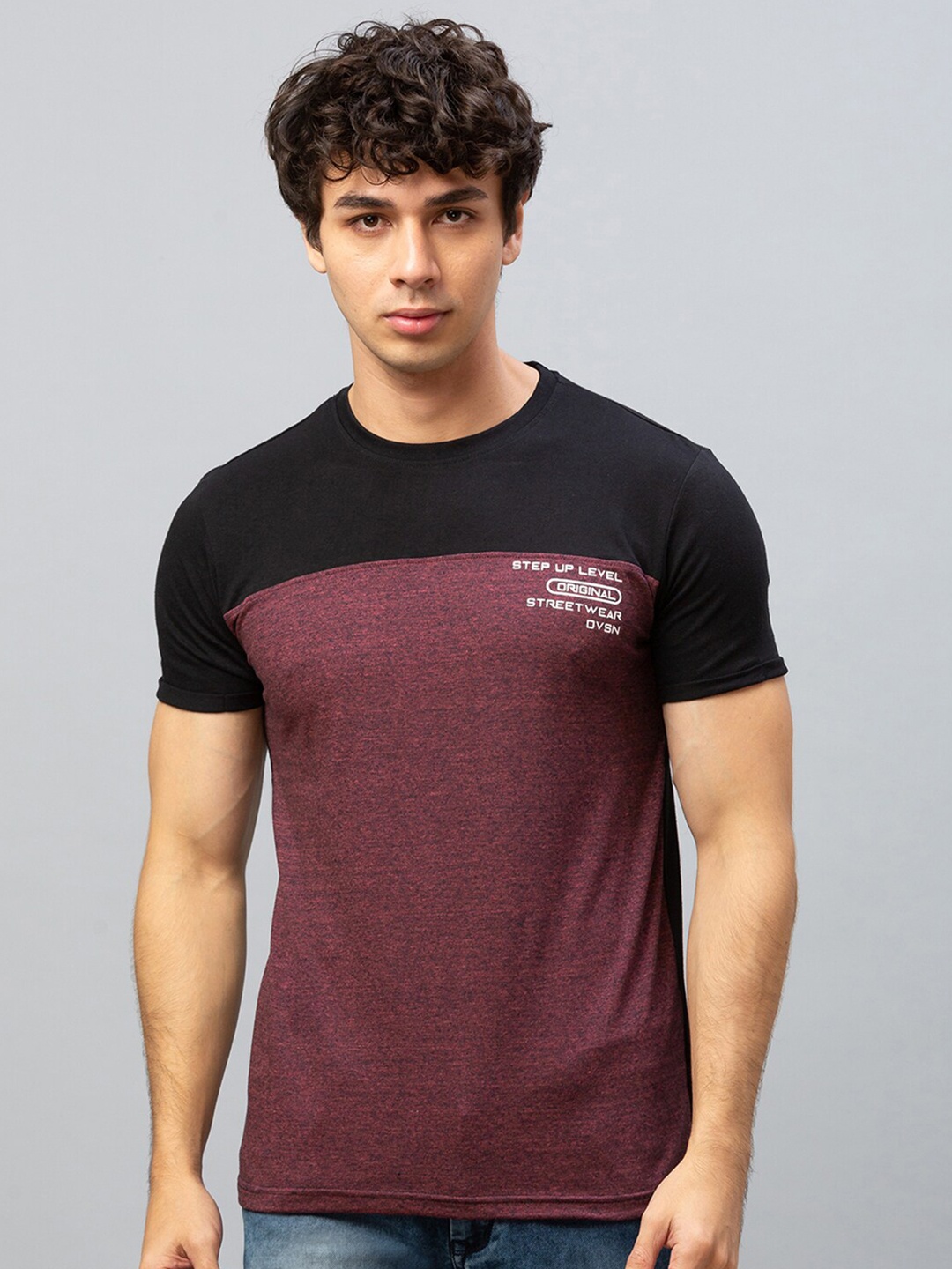 

Globus Men Maroon & Black Colourblocked Slim Fit T-shirt