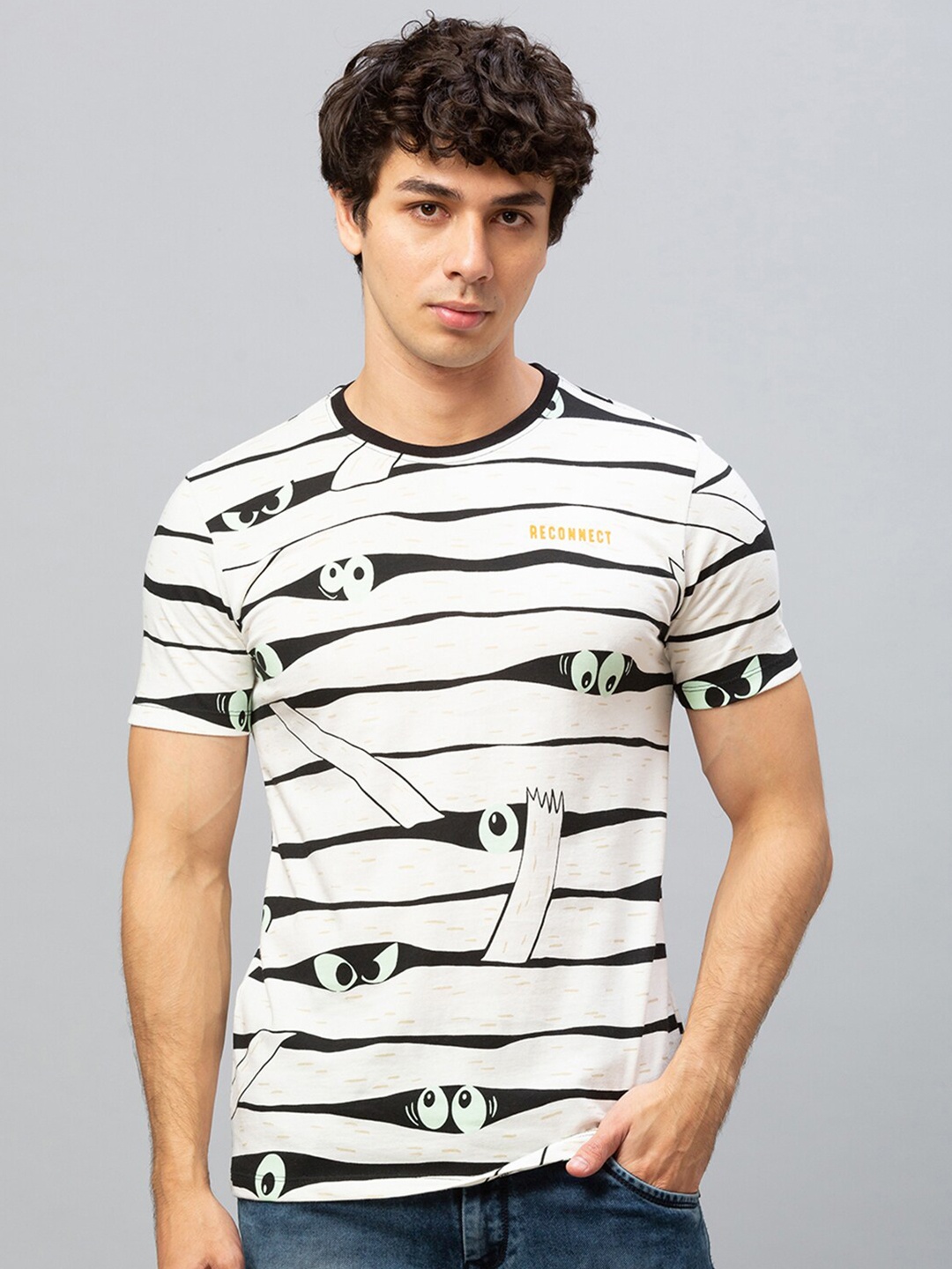 

Globus Men Cream& Black Printed Cotton Slim Fit T-shirt