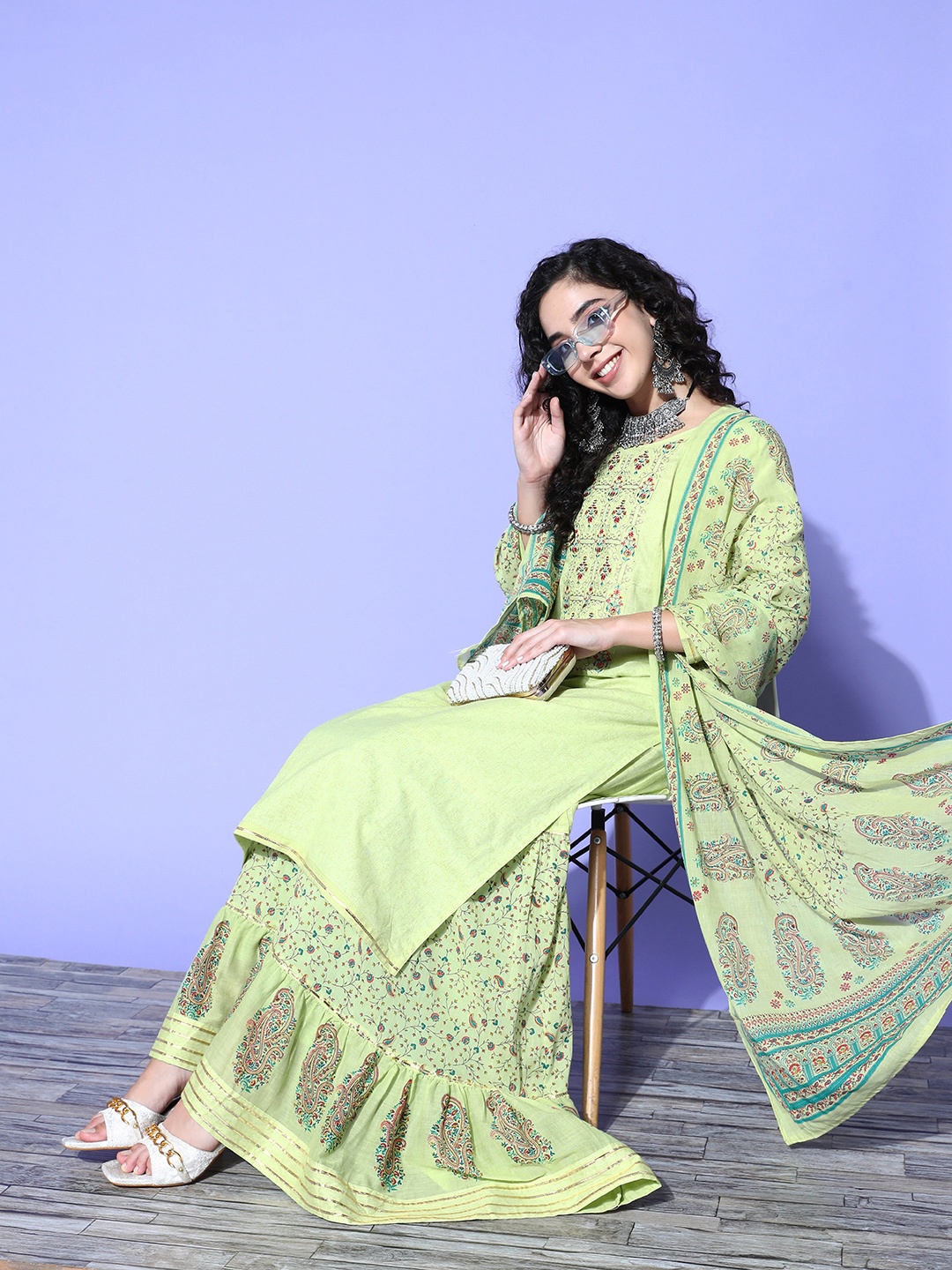 

Kvsfab Women Floral Pure Cotton Print Parade Kurta Set, Green