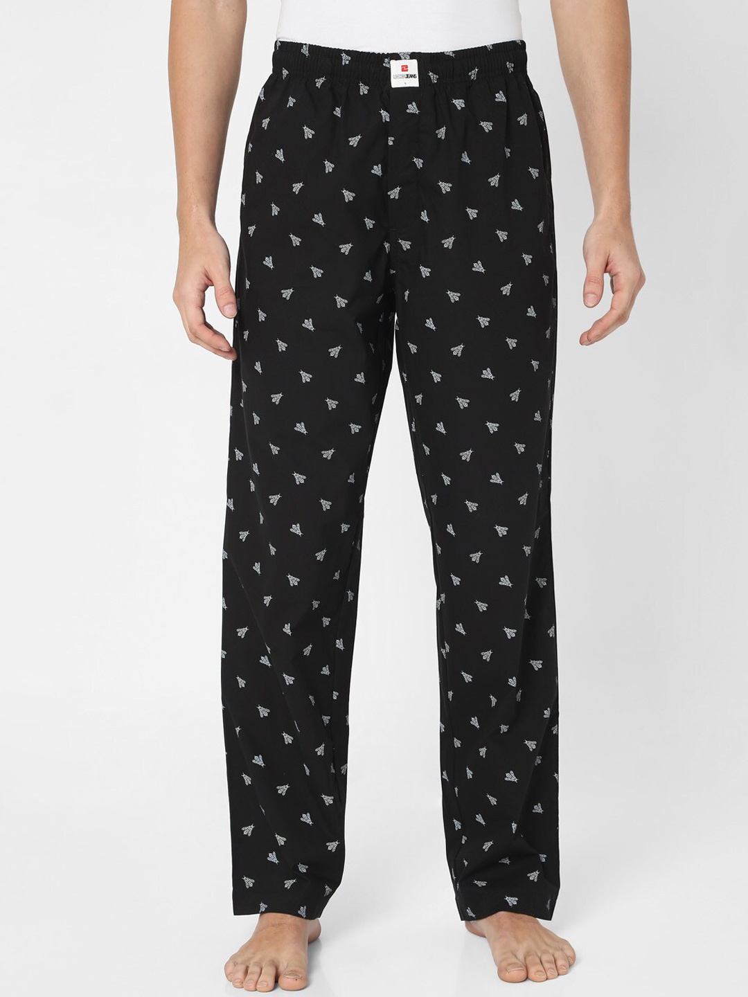 

Underjeans by Spykar Men Black Cotton Printed Lounge Pants