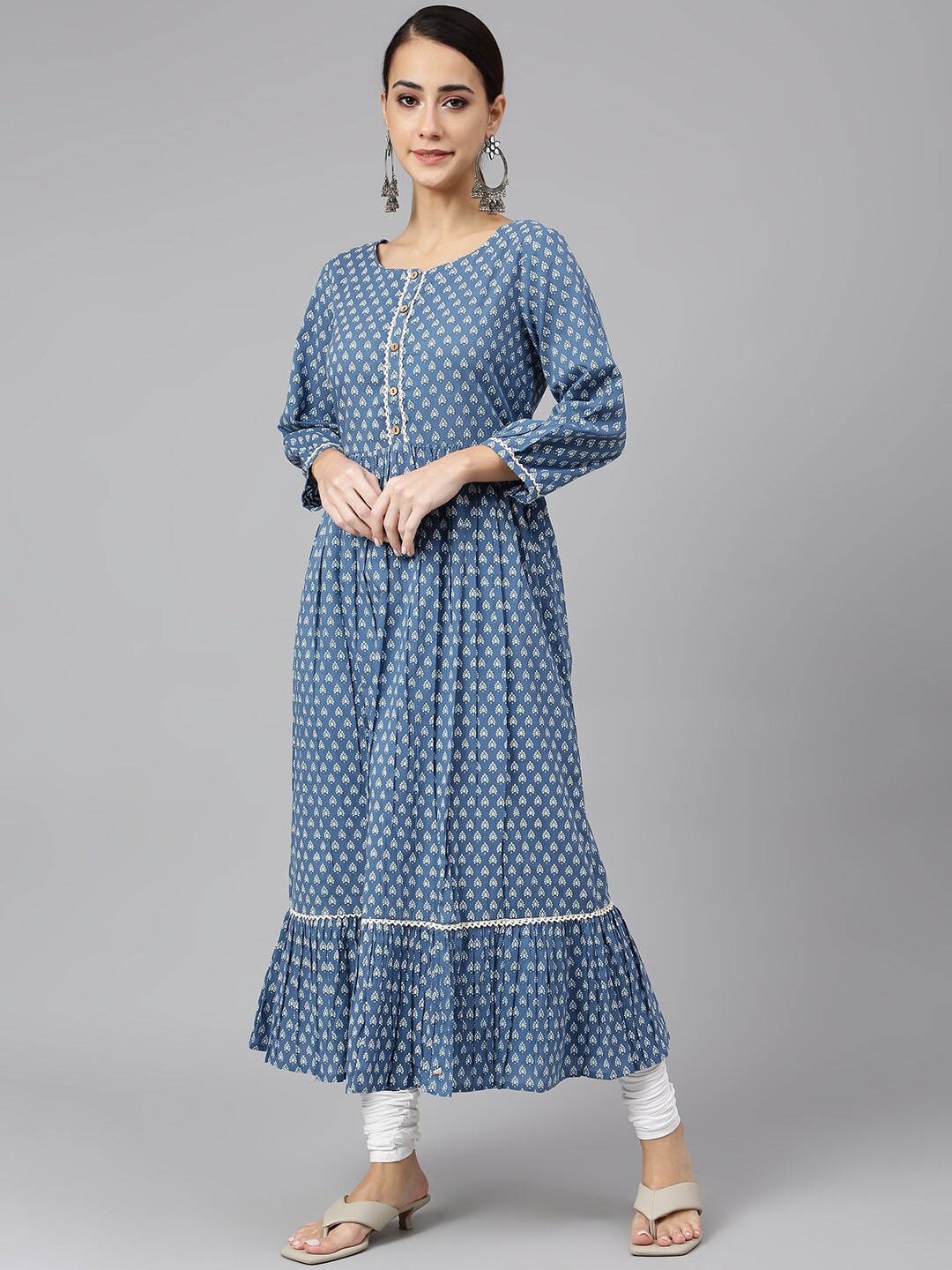 

Janasya Women Blue Cotton Ethnic Motifs Flared Kurta