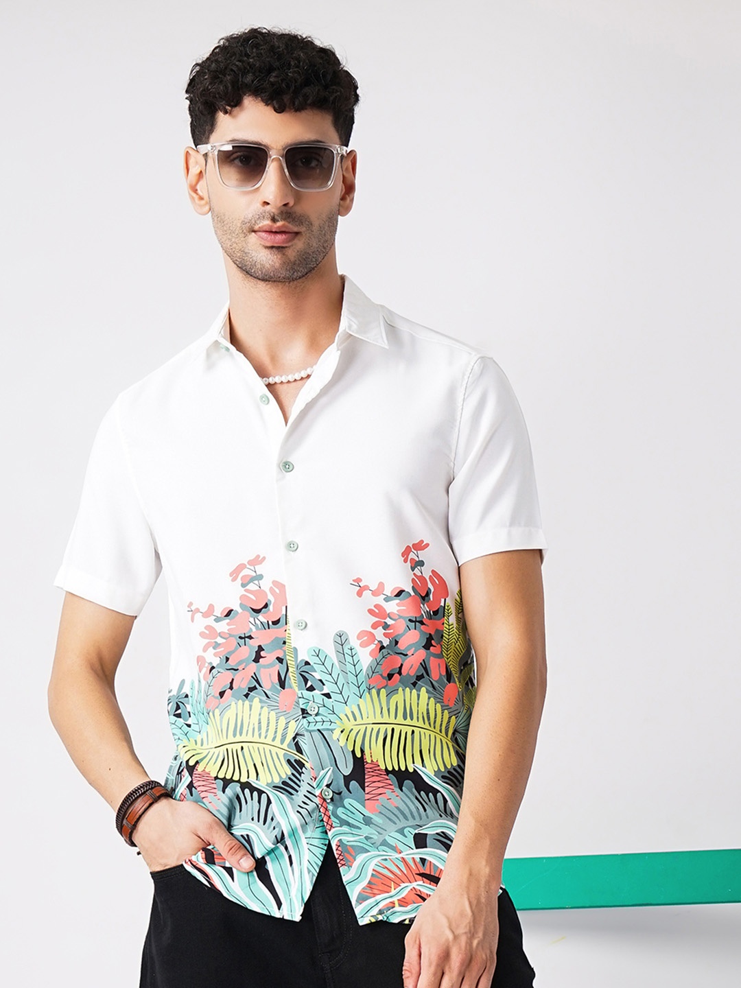 

The Indian Garage Co Men Regular Fit Tropical Printed Oversized Shirt, White
