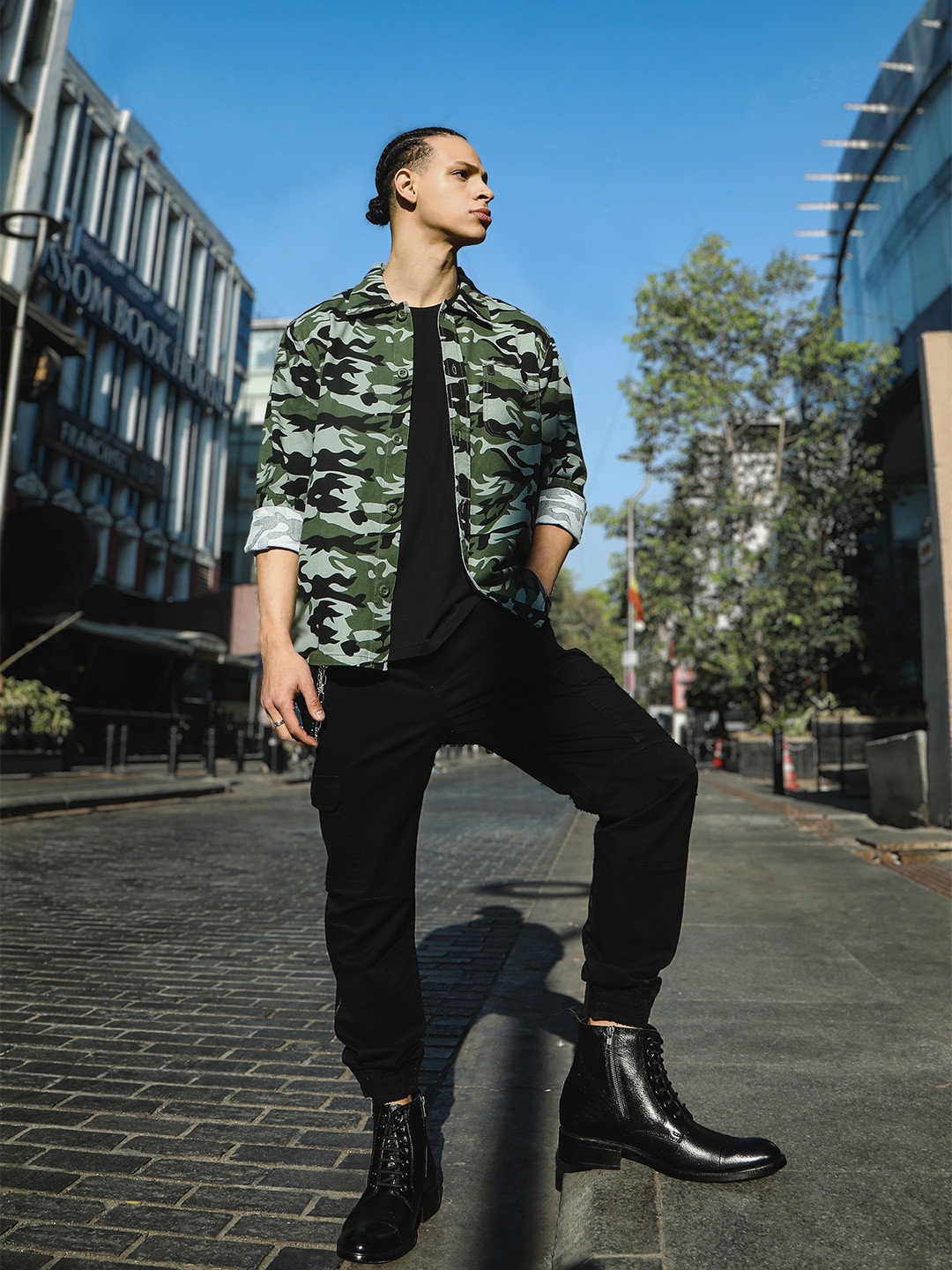 

The Indian Garage Co Men Green & Black Printed Casual Shirt
