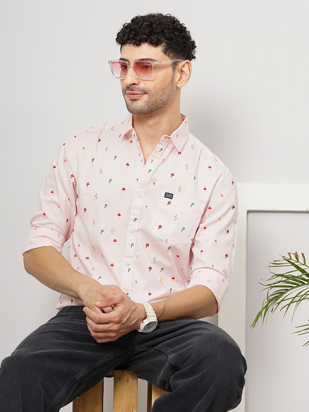

The Indian Garage Co Men Pink Conversational Printed Casual Shirt