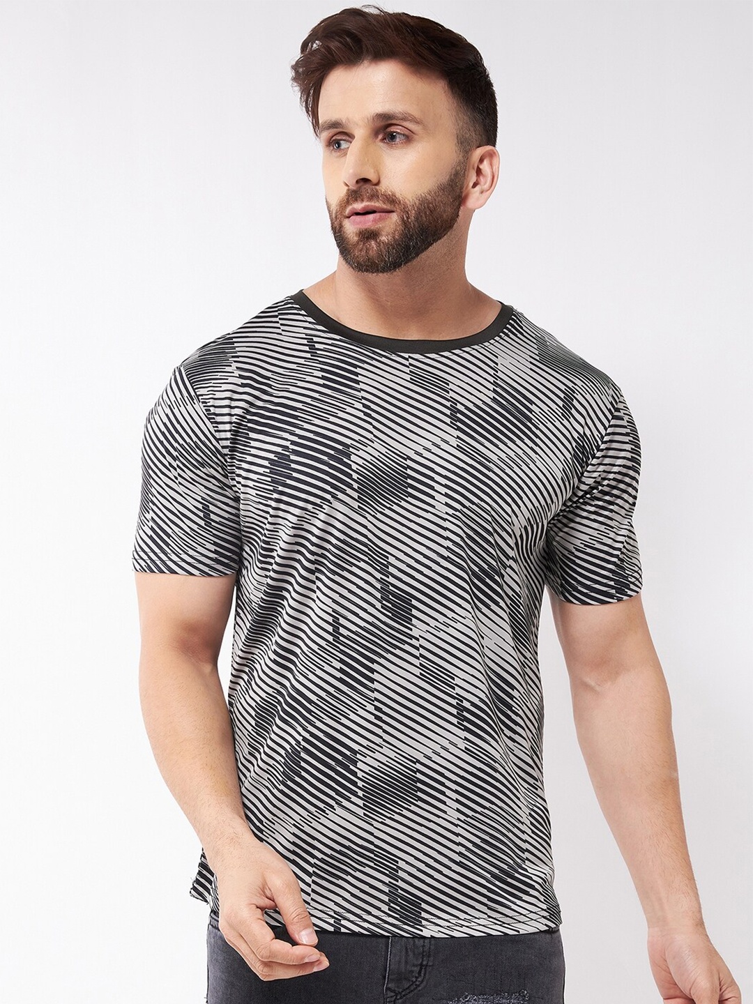 

GRITSTONES Men Grey Printed Round Neck T-shirt