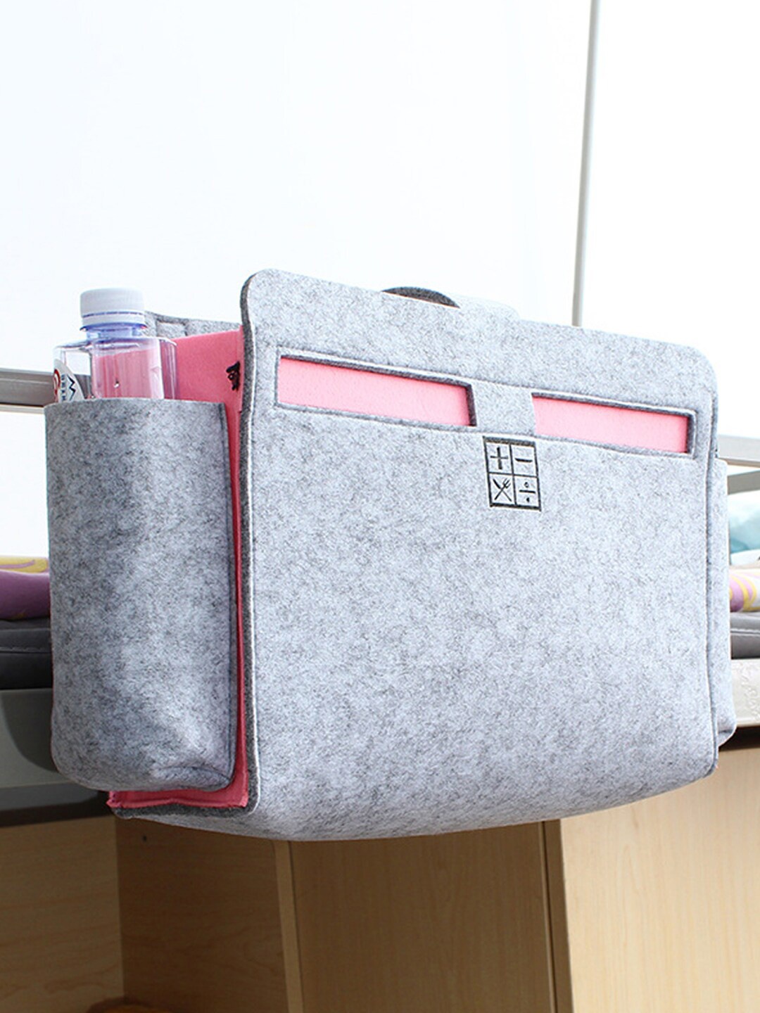 

MARKET99 Grey & Pink Rectangular Felt Organizer