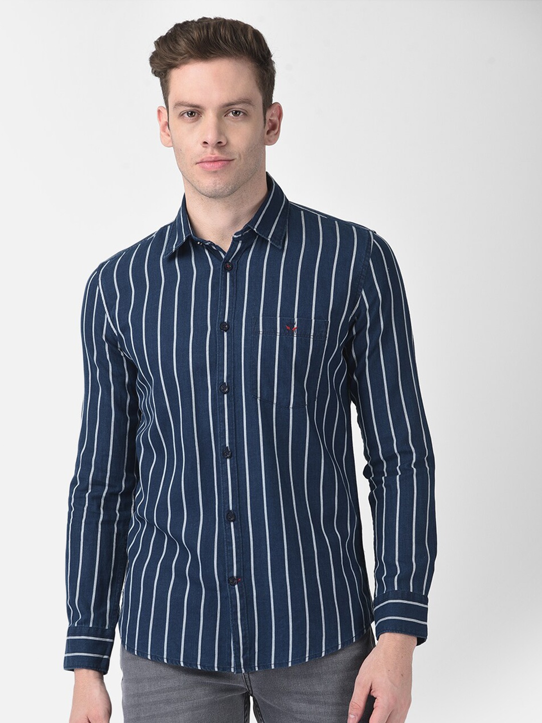 

Crimsoune Club Men Navy Blue Slim Fit Striped Pure cotton Casual Shirt