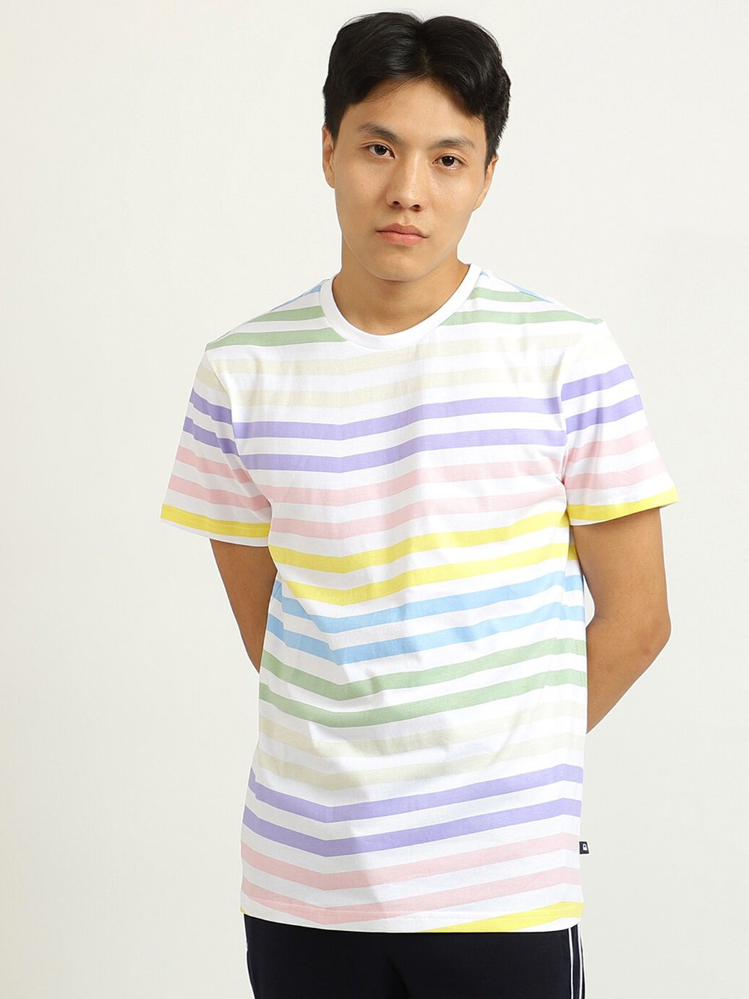 

United Colors of Benetton Men White & Lavender Striped T-shirt