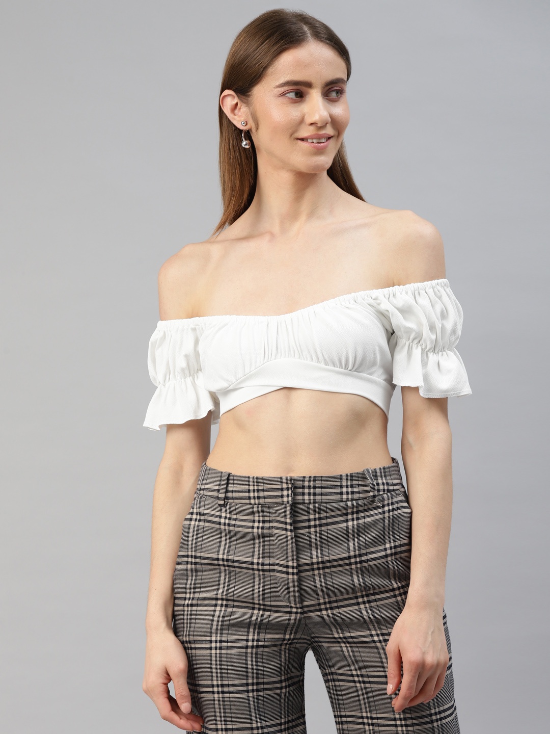 

AAHWAN White Solid Off-Shoulder Crop Top