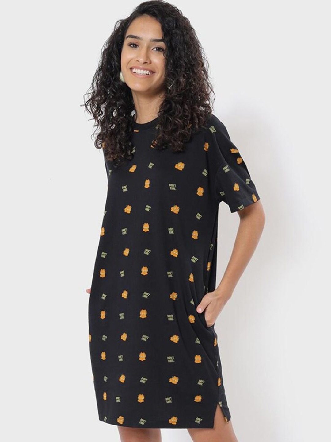 

Bewakoof Black Sheath Dress